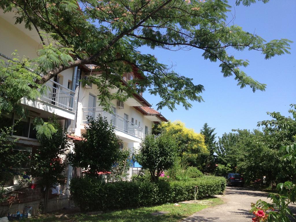 Livithra Aparthotel 2*